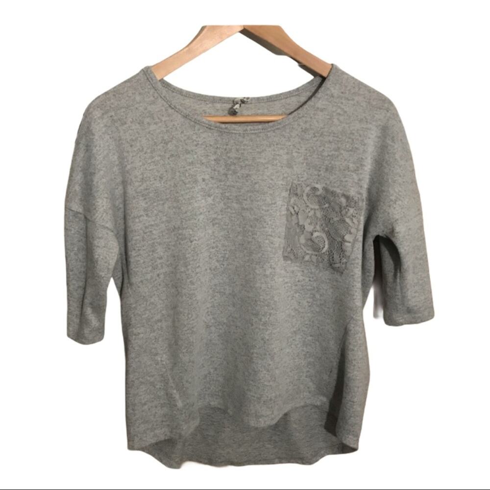 Wallflower Gray Lace Pocket Shirt Medium Elbow Sleeve Neutral